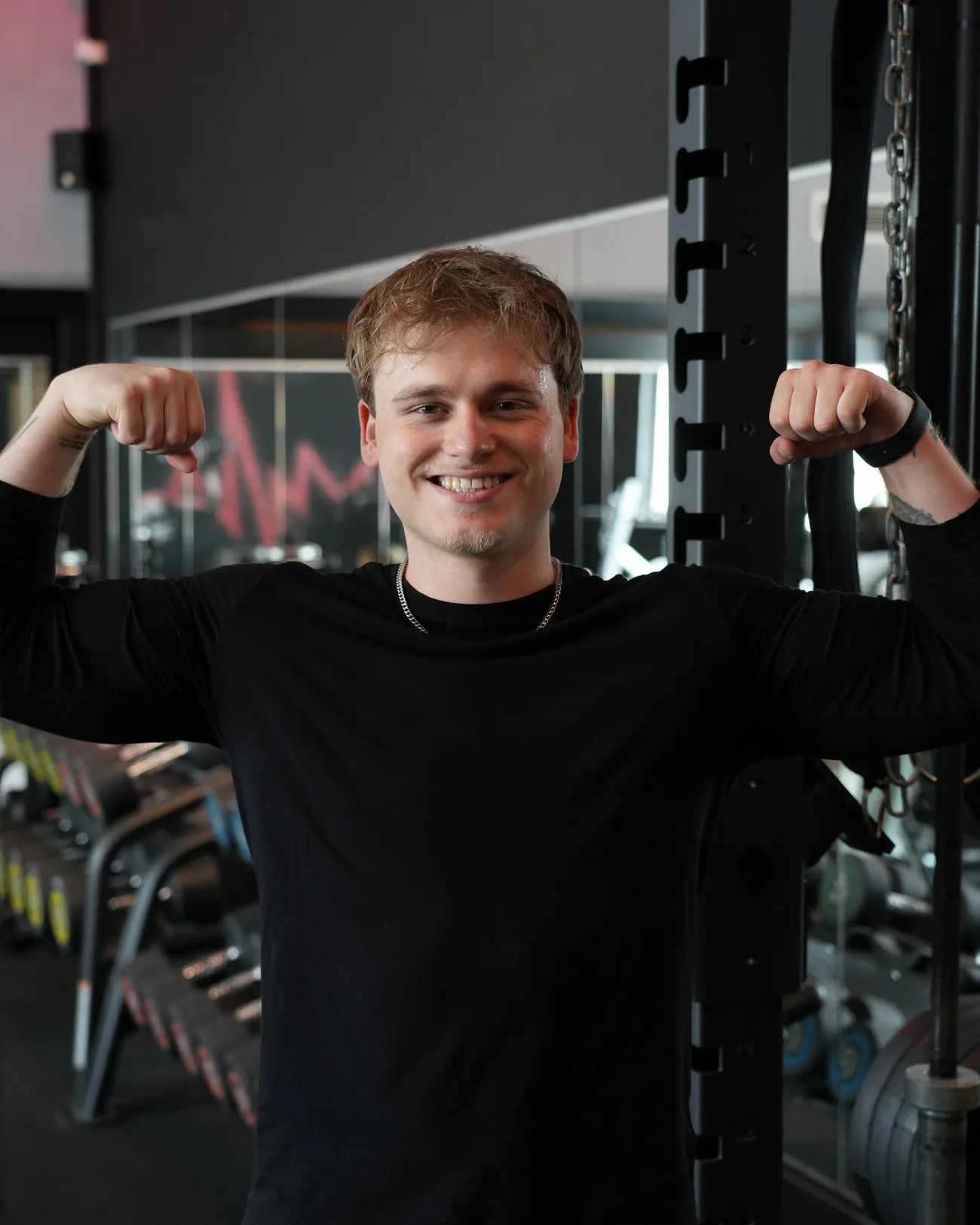 Personal Trainer Elijah Mohr beim Training im Gym in Niederstetten